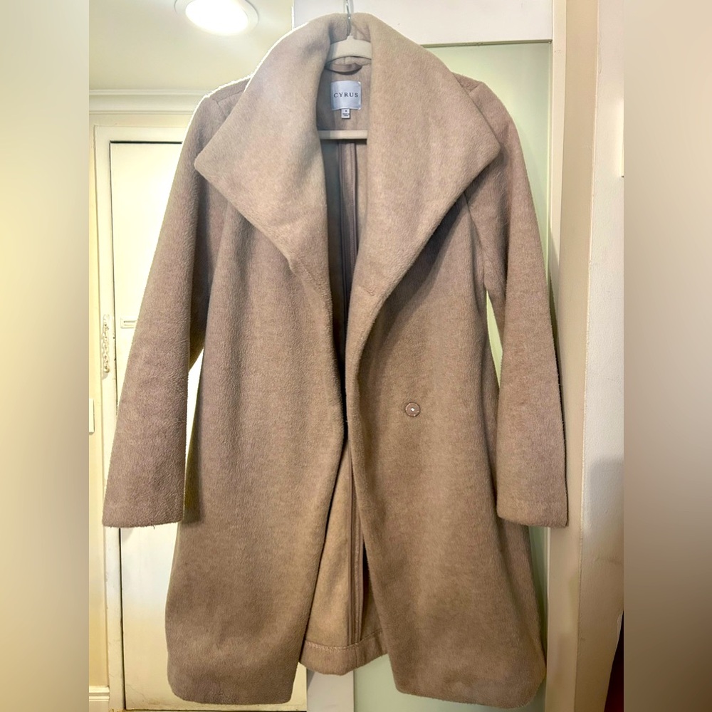 Cyrus jacket